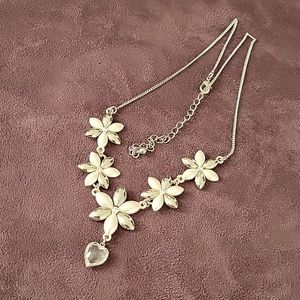 Charming Flowery Necklace (approx. 16" w/ext).